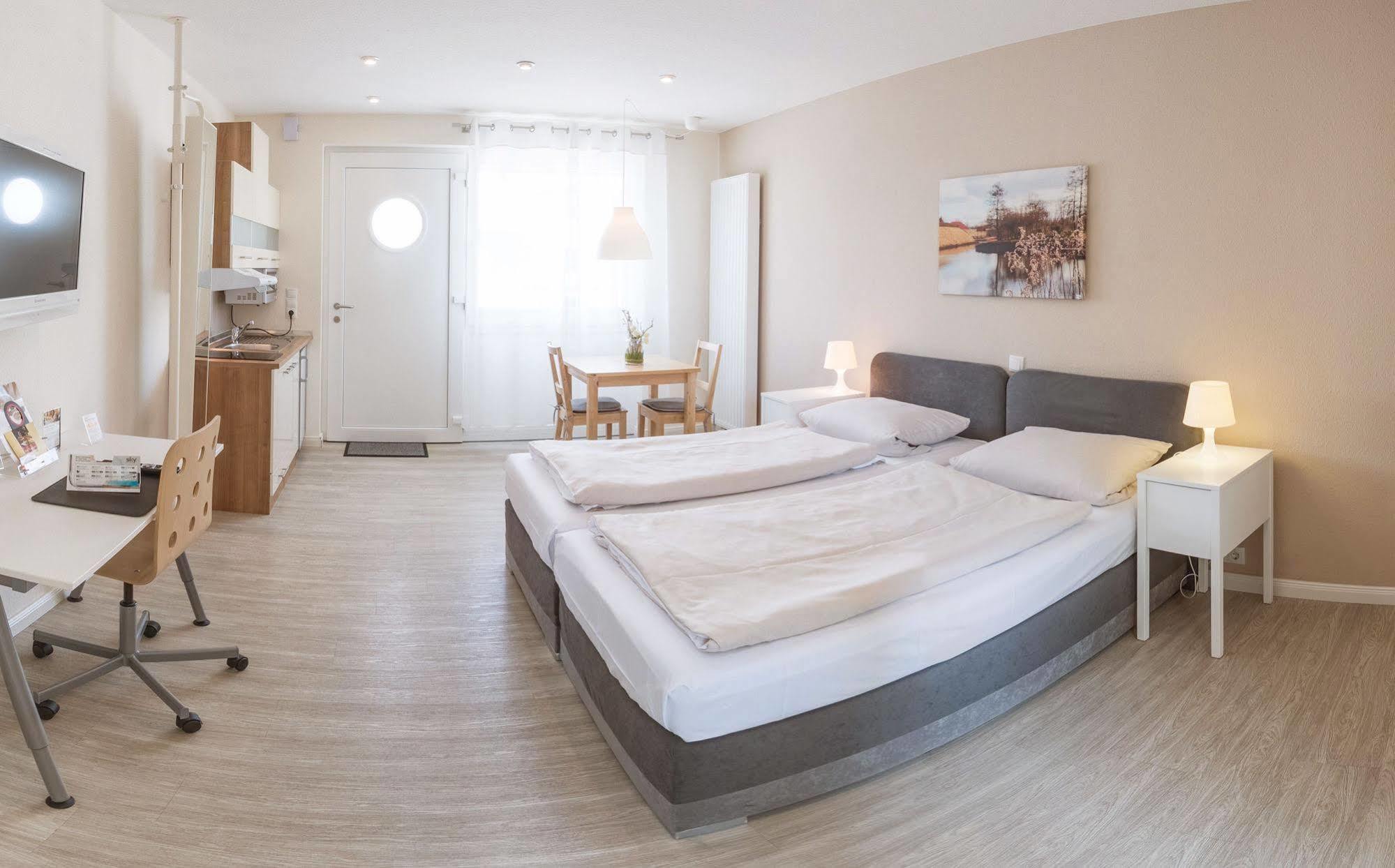Schaefers Hotel, Self-Check-In, Cafe Und Baecker Am Hotel フェヒタ エクステリア 写真